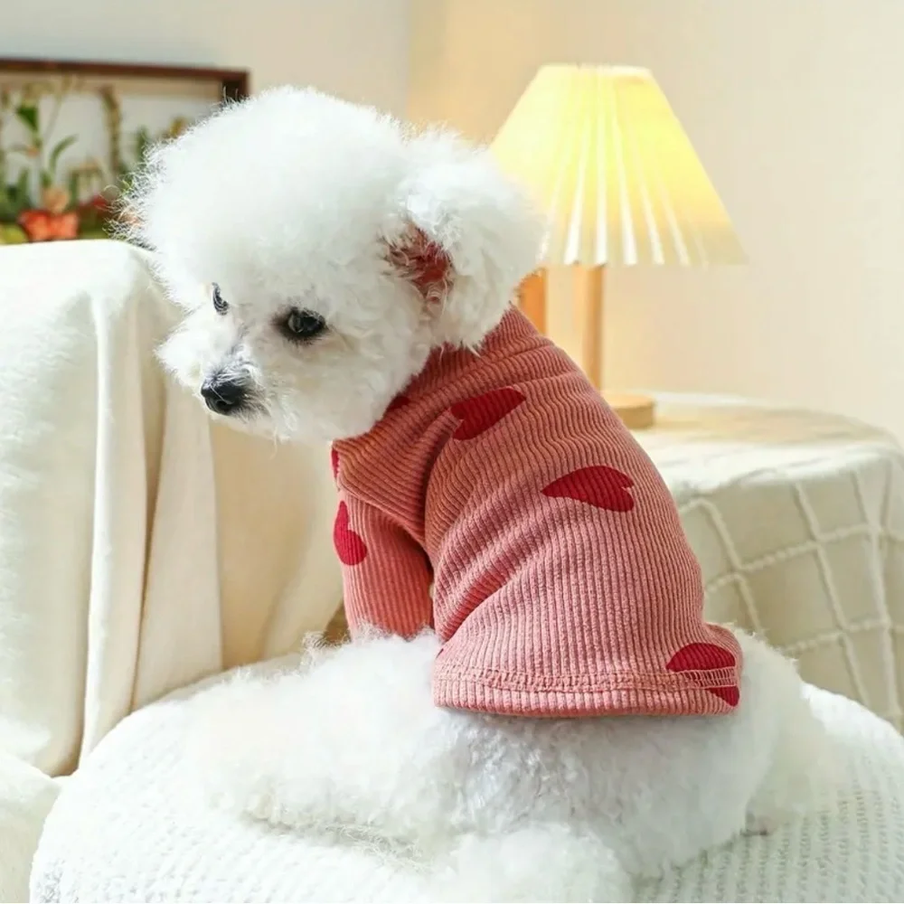 FITTED DOG SWEATSHIRT IN PINK WITH RED HEARTS